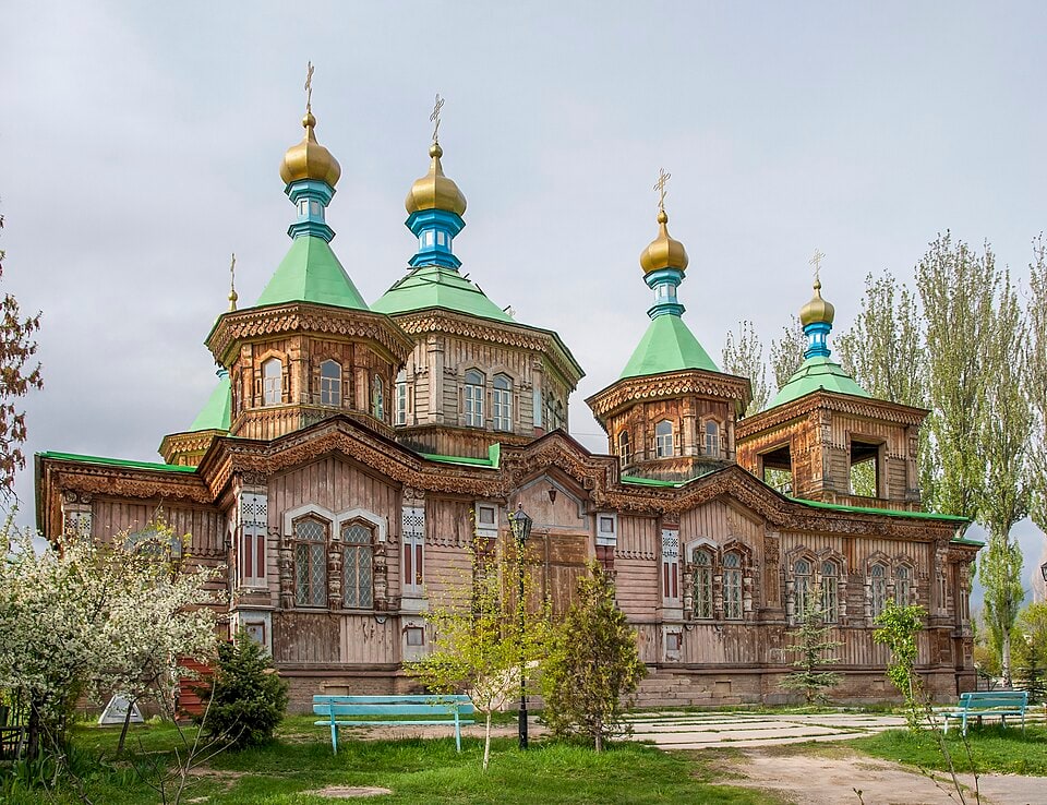 Ski rental in Karakol
